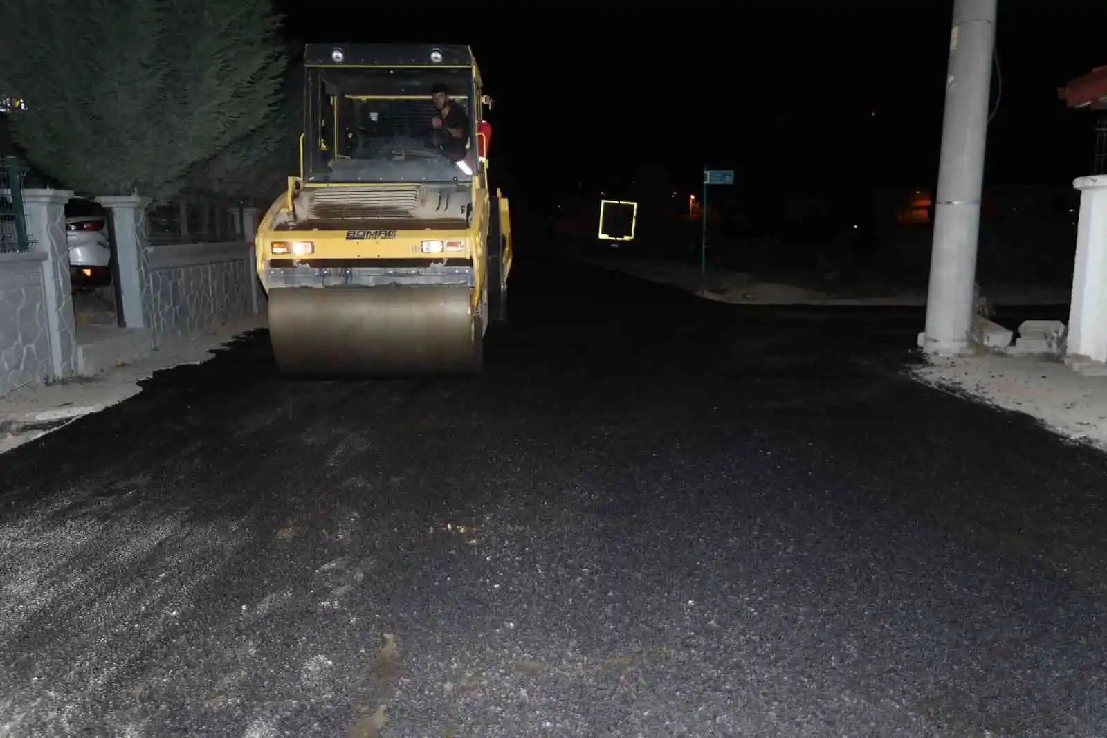 Erenler’de 15 sokak daha asfalt ile yenilendi
