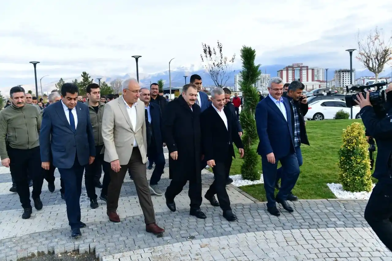 Eroğlu'ndan Beylerderesi projesine tam not
