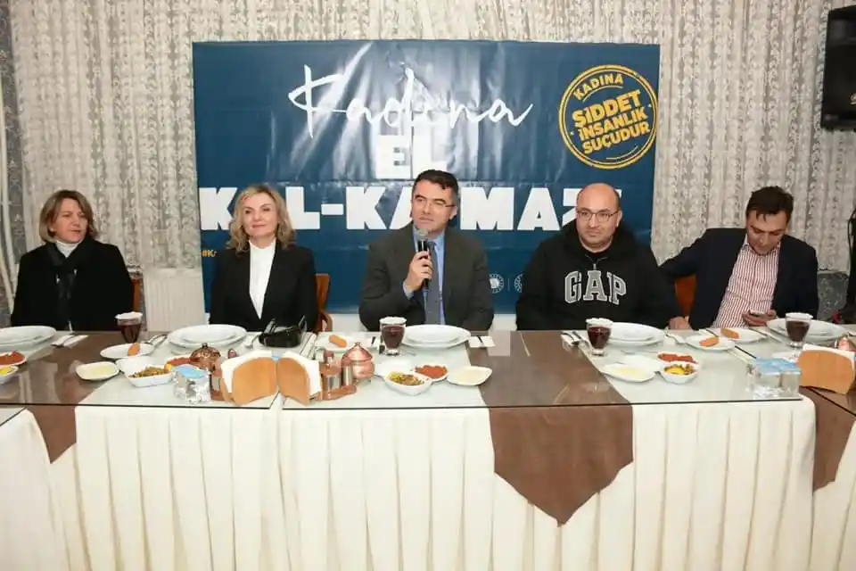 Erzurum Valisi Memiş,