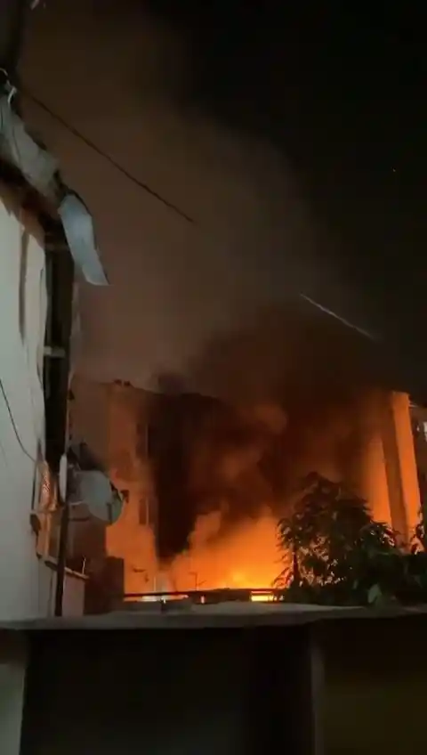 Eşiyle tartışan adam 3 katlı apartmandaki kaldığı daireyi ateşe verdi, dumandan kendisi etkilendi
