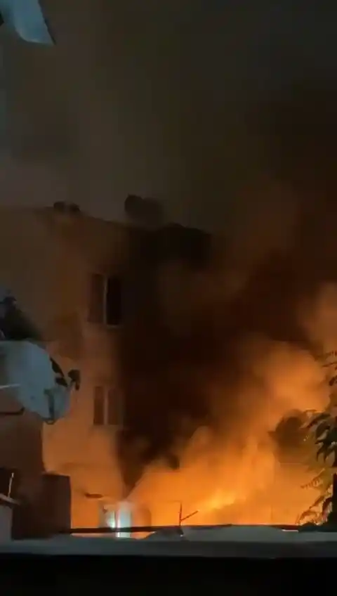 Eşiyle tartışan adam 3 katlı apartmandaki kaldığı daireyi ateşe verdi, dumandan kendisi etkilendi