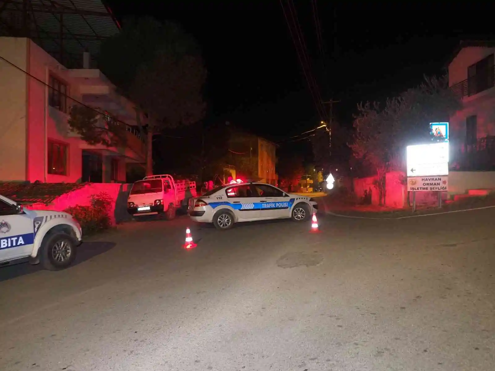 Eski eşi tarafından sokak ortasında başından vuruldu