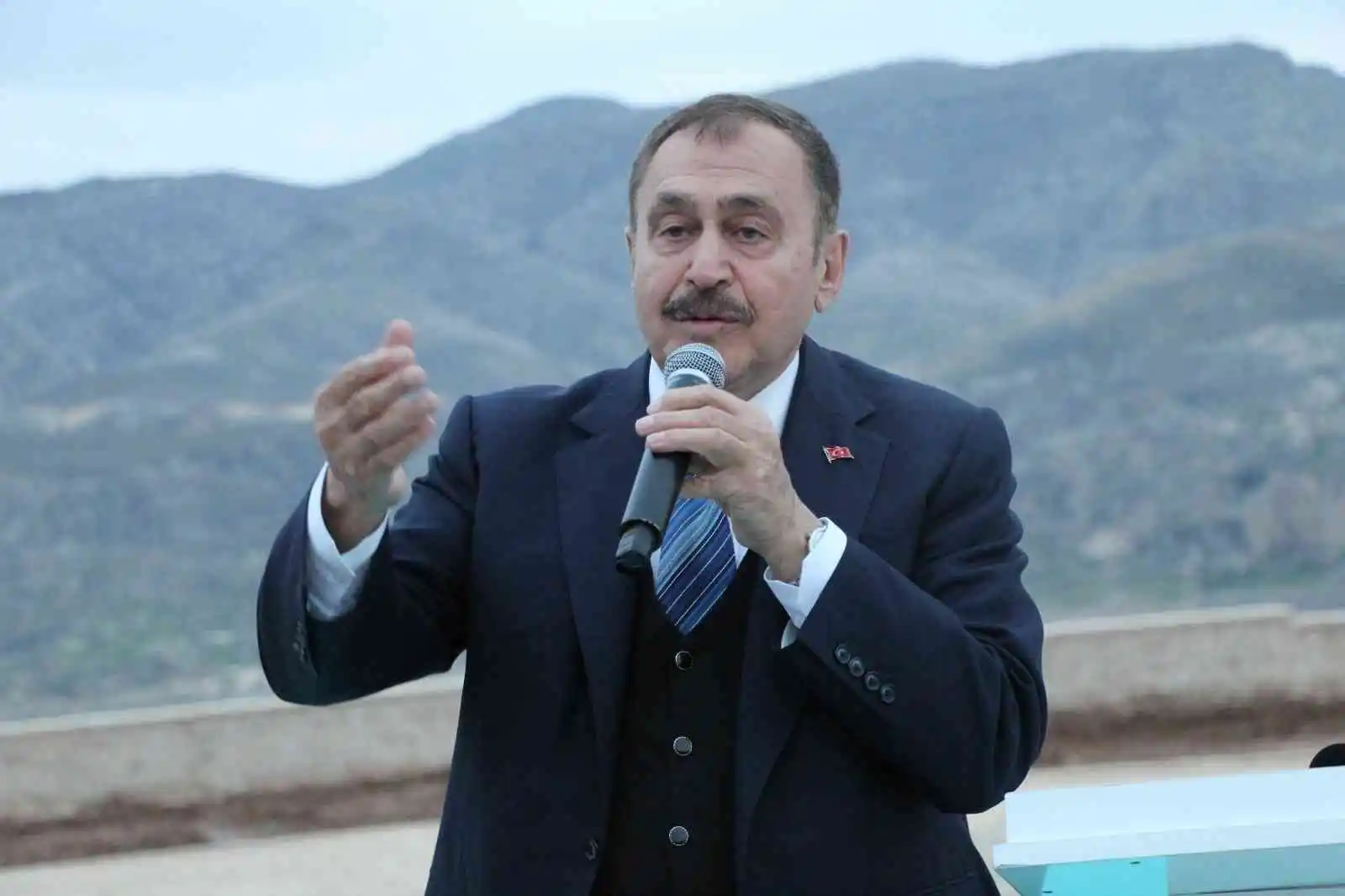Eski Orman ve Su İşleri Bakanı Eroğlu: 