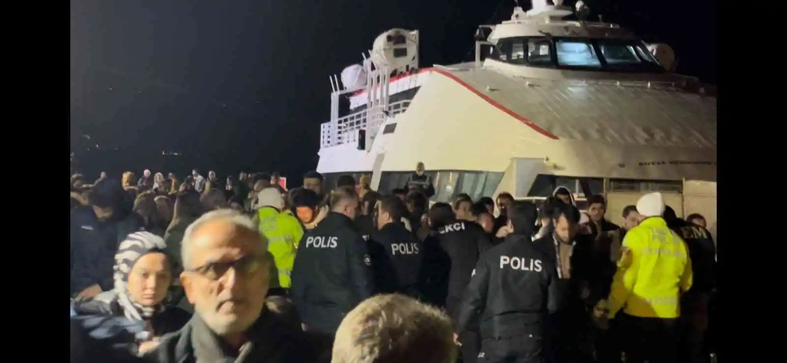 Feribotu kaçırdı,bomba ihbarı yaptı ortalığı ayağa kaldırdı