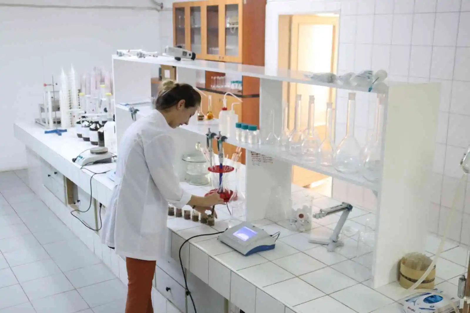 FİSKOBİRLİK'ten üreticilere toprak analizi çağrısı