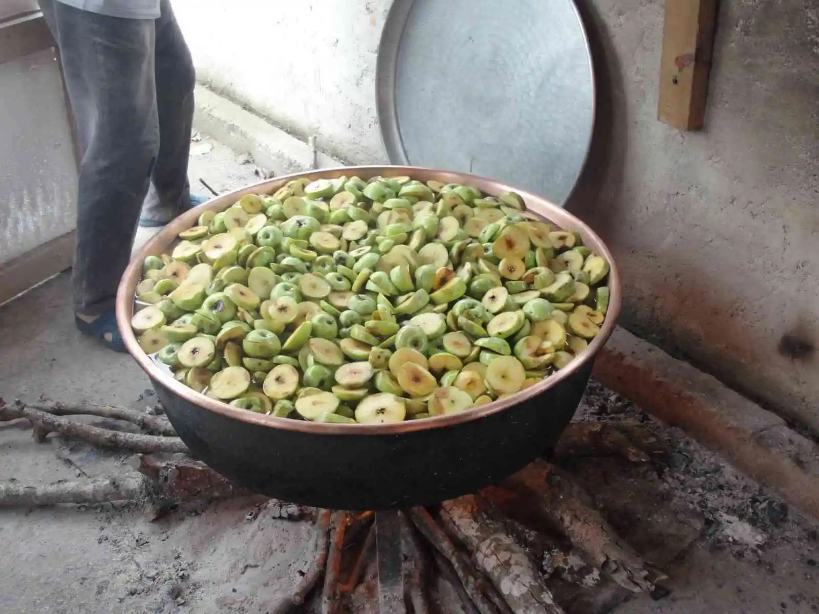 Giresun'da yılda üretilen 5 bin ton elma ekonomiye kazandırılacak
