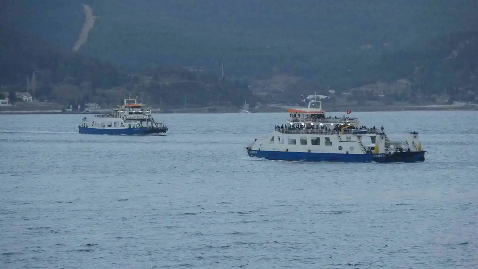 Gökçeada ve Bozcaada'ya yarınki feribot seferleri iptal edildi