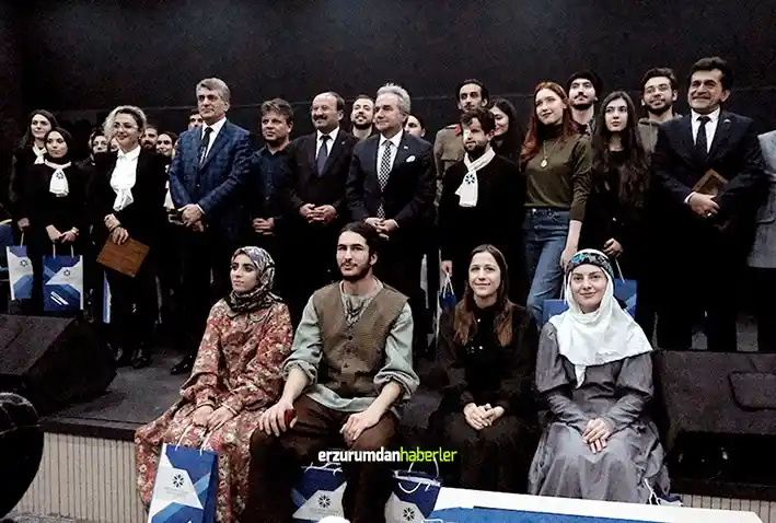 Göz yaşartan türküler sahnelendi