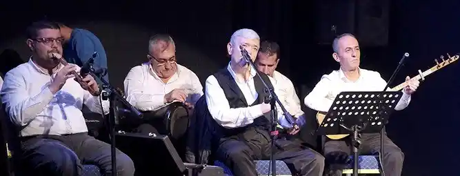 Göz yaşartan türküler sahnelendi