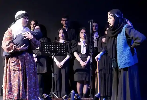 Göz yaşartan türküler sahnelendi