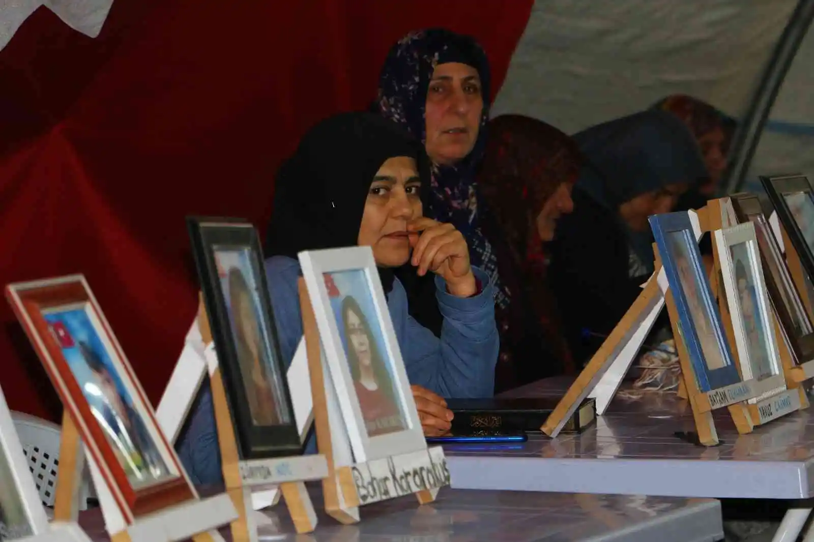 Gözü yaşlı baba oğluna ‘teslim ol’ çağrısında bulundu