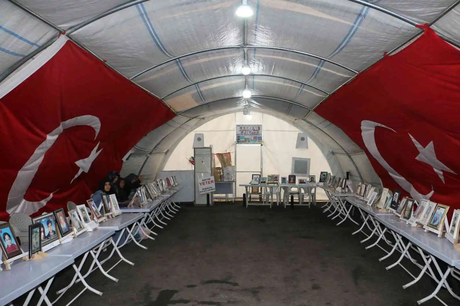 Gözü yaşlı baba oğluna ‘teslim ol’ çağrısında bulundu