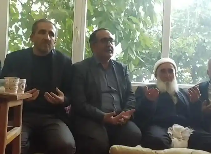 Hakkarili Kaval ailesi, taziye yemeklerini kaldırdı