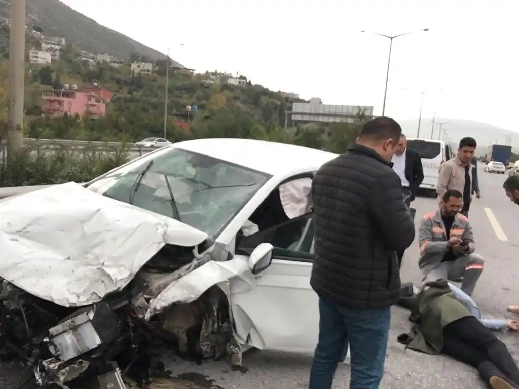 Hatay’da trafik kazasında yaşlı çift hayatını kaybetti
