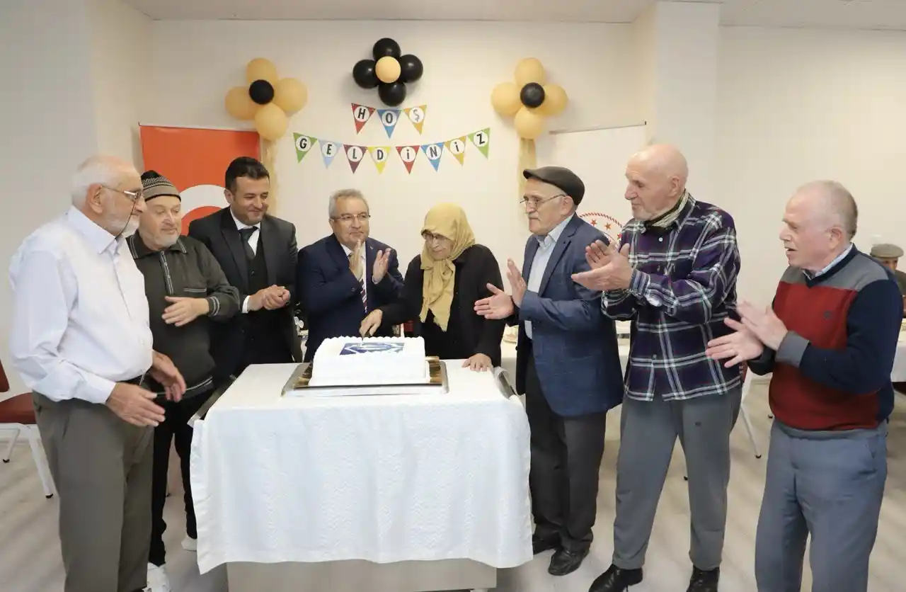 Huzurevi sakinlerine 'hoş geldiniz' etkinliği