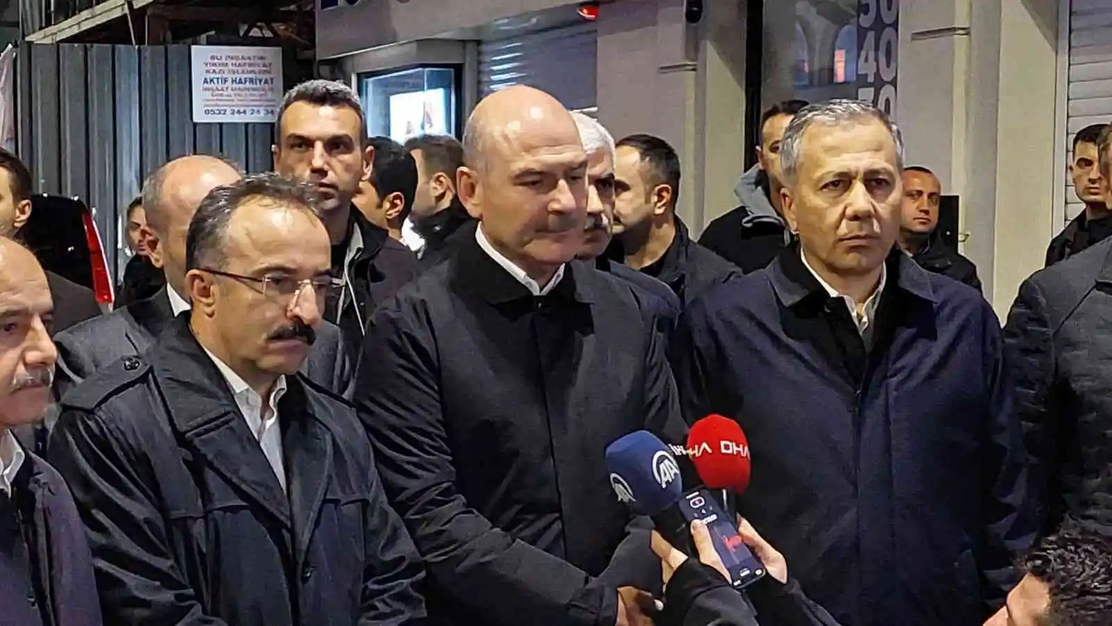 İçişleri Bakanı Süleyman Soylu, “Olayı yapan, bombayı bırakan kişi İstanbul Emniyet Müdürlüğümüzün ekipleri tarafından gözaltına alındı”