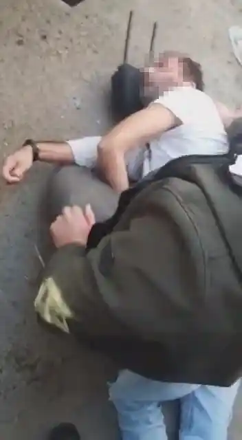 İki aracın karıştığı kazada otomobil kanala uçtu: 2 yaralı