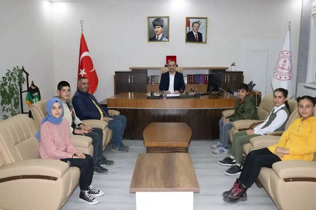 İl Milli Eğitim Müdürü Yücel, öğrencilerle bir araya geldi
