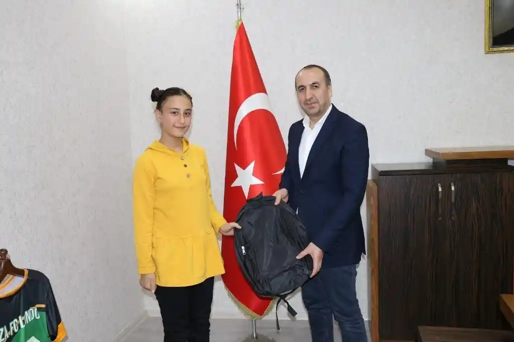 İl Milli Eğitim Müdürü Yücel, öğrencilerle bir araya geldi