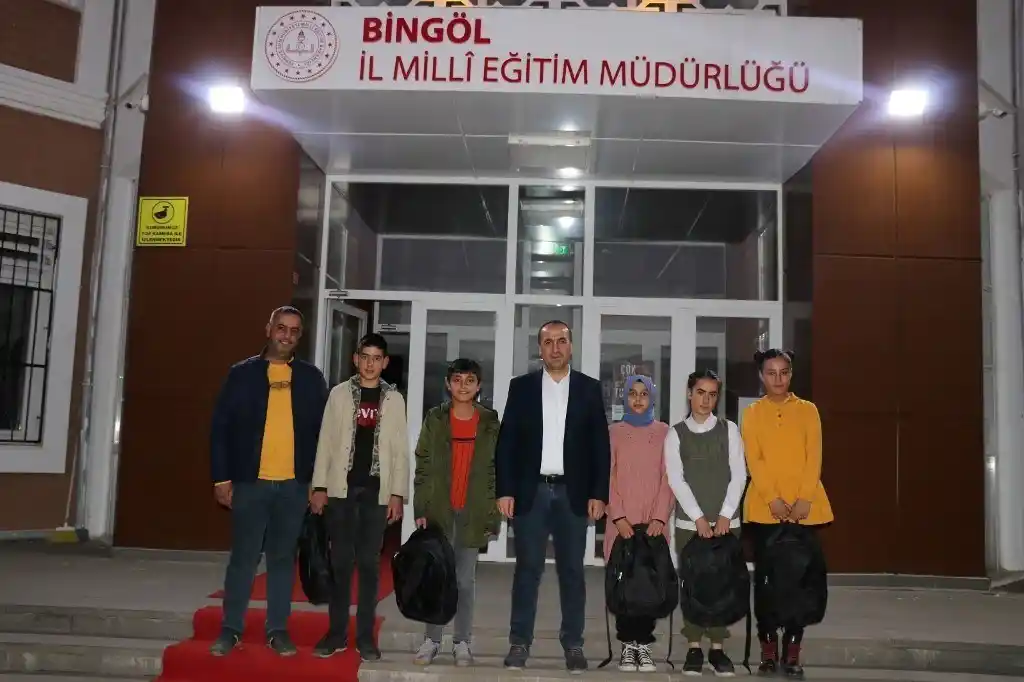 İl Milli Eğitim Müdürü Yücel, öğrencilerle bir araya geldi
