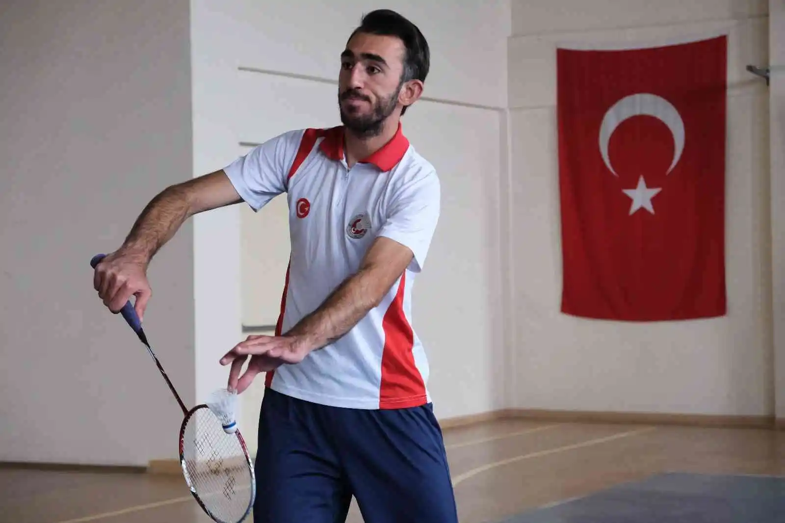 İşitme engelli gencin ilham veren başarı hikâyesi