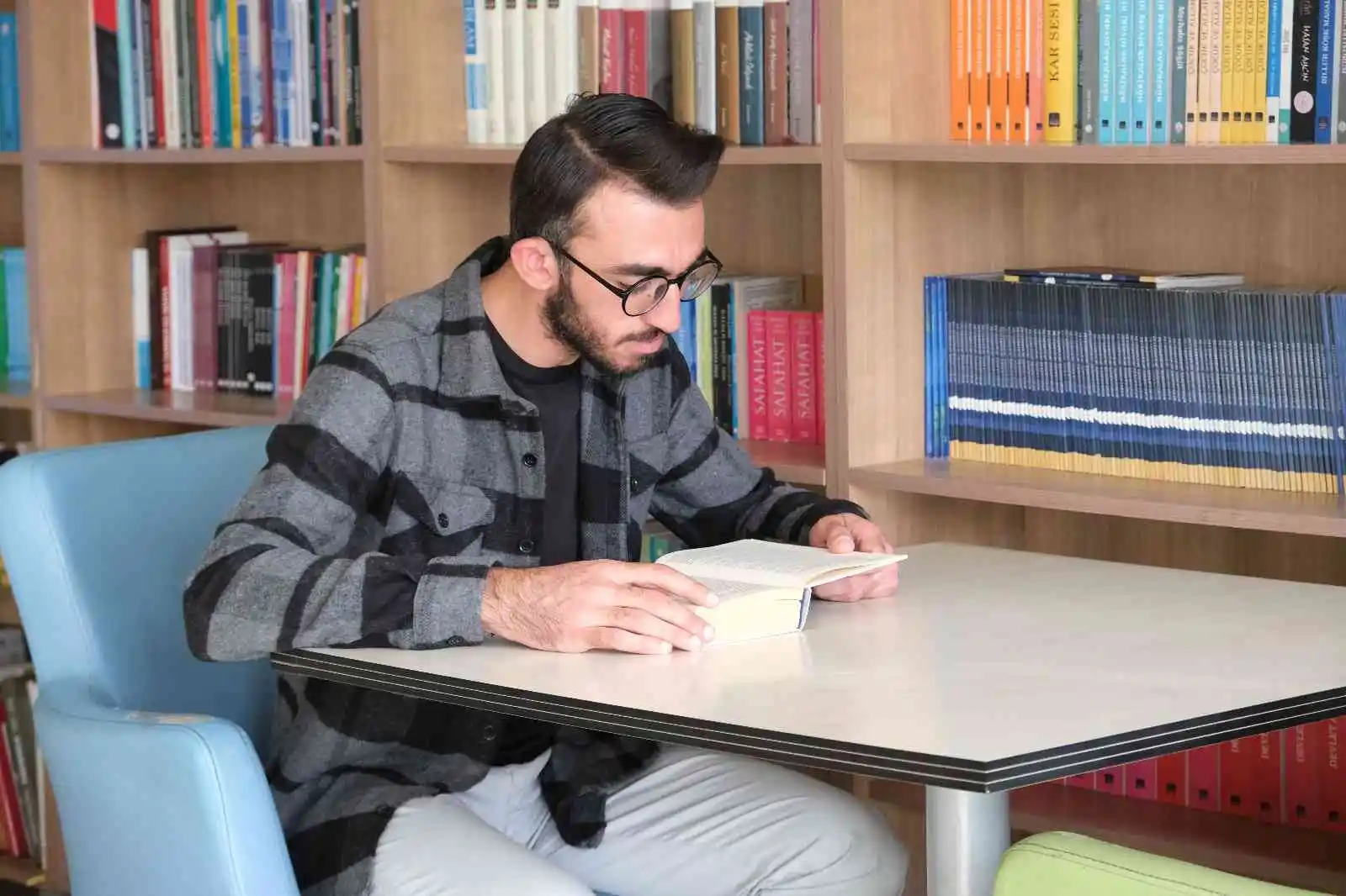 İşitme engelli gencin ilham veren başarı hikâyesi