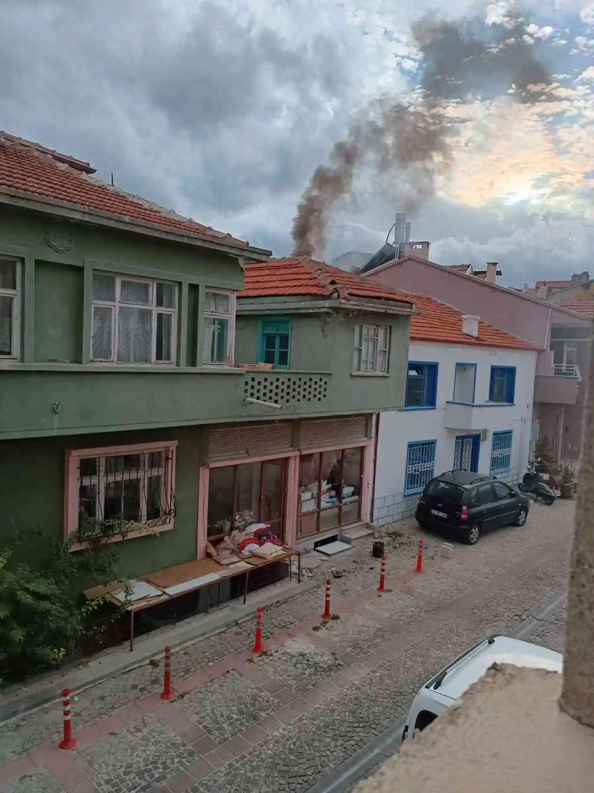 Isparta’da yardım derneği binasında yangın