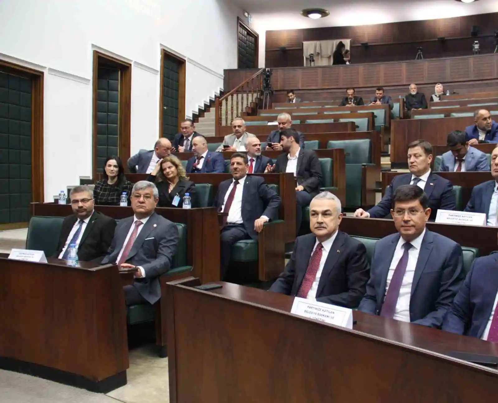 İYİ Partili Başkan Özcan, AK Parti saflarında