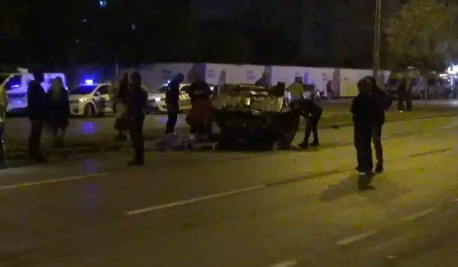 İzmir’de kontrolden çıkan otomobil takla attı: 1 ölü, 1 yaralı
