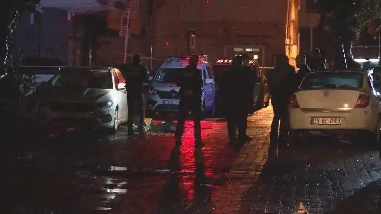 İzmir’de sokak ortasında çifte cinayet
