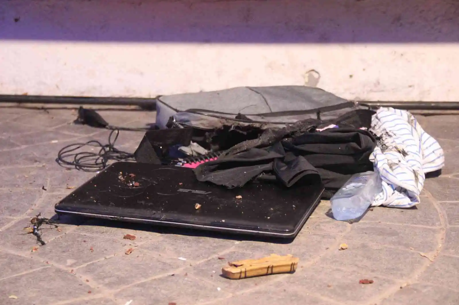 İzmit’te otobüs durağındaki şüpheli çanta polisi alarma geçirdi