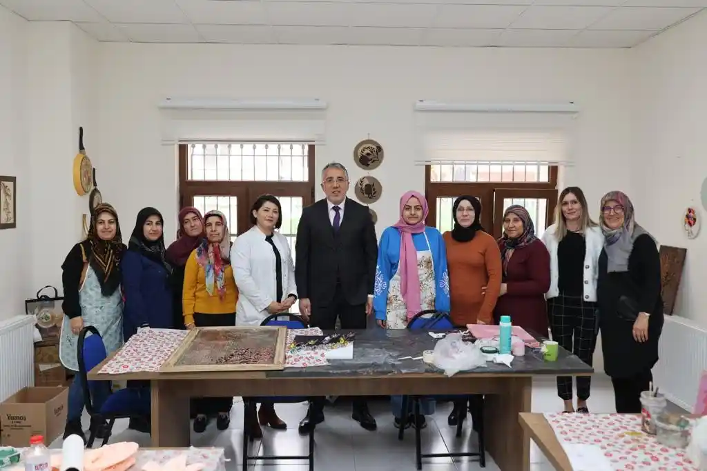 KAÇEM'de kadınlar öğrenmeye ve üretmeye devam ediyor