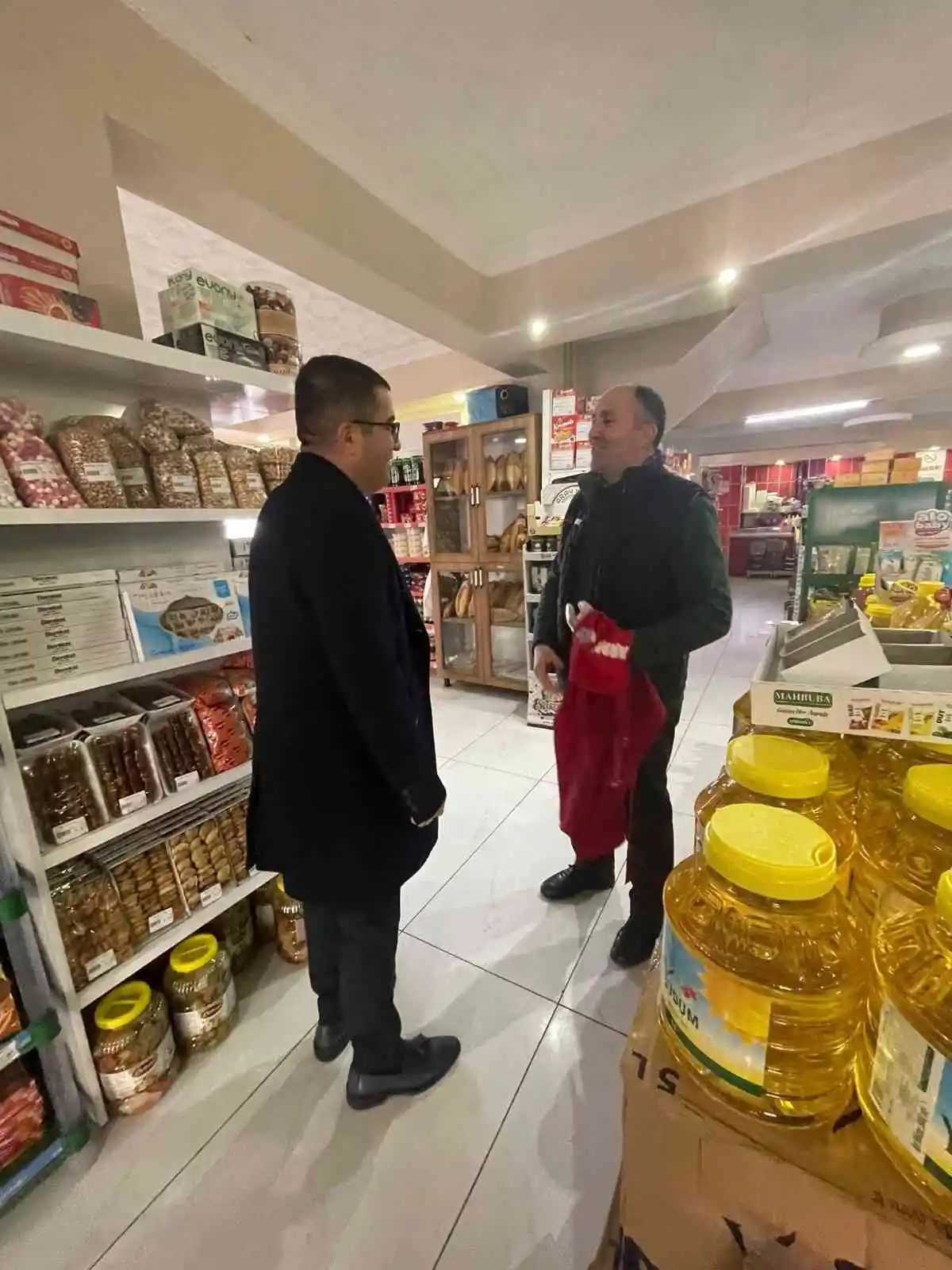 Kağızman Kaymakamı Daştan, esnafla buluştu
