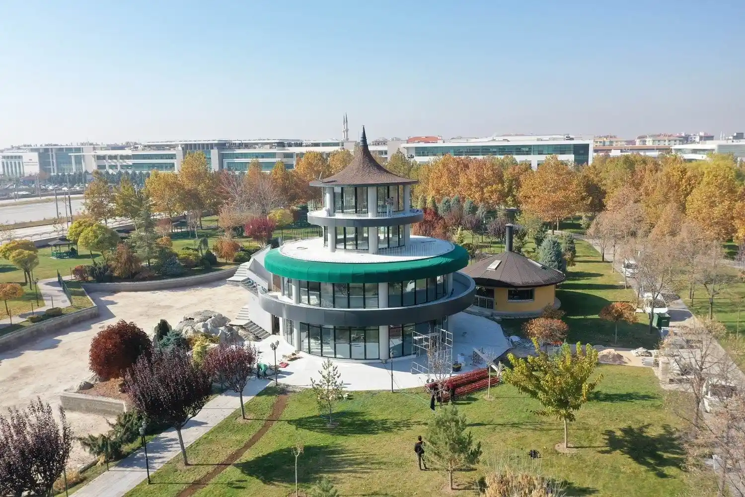 Karatay Adalet Parkı’na Millet Kıraathanesi kazandırılıyor