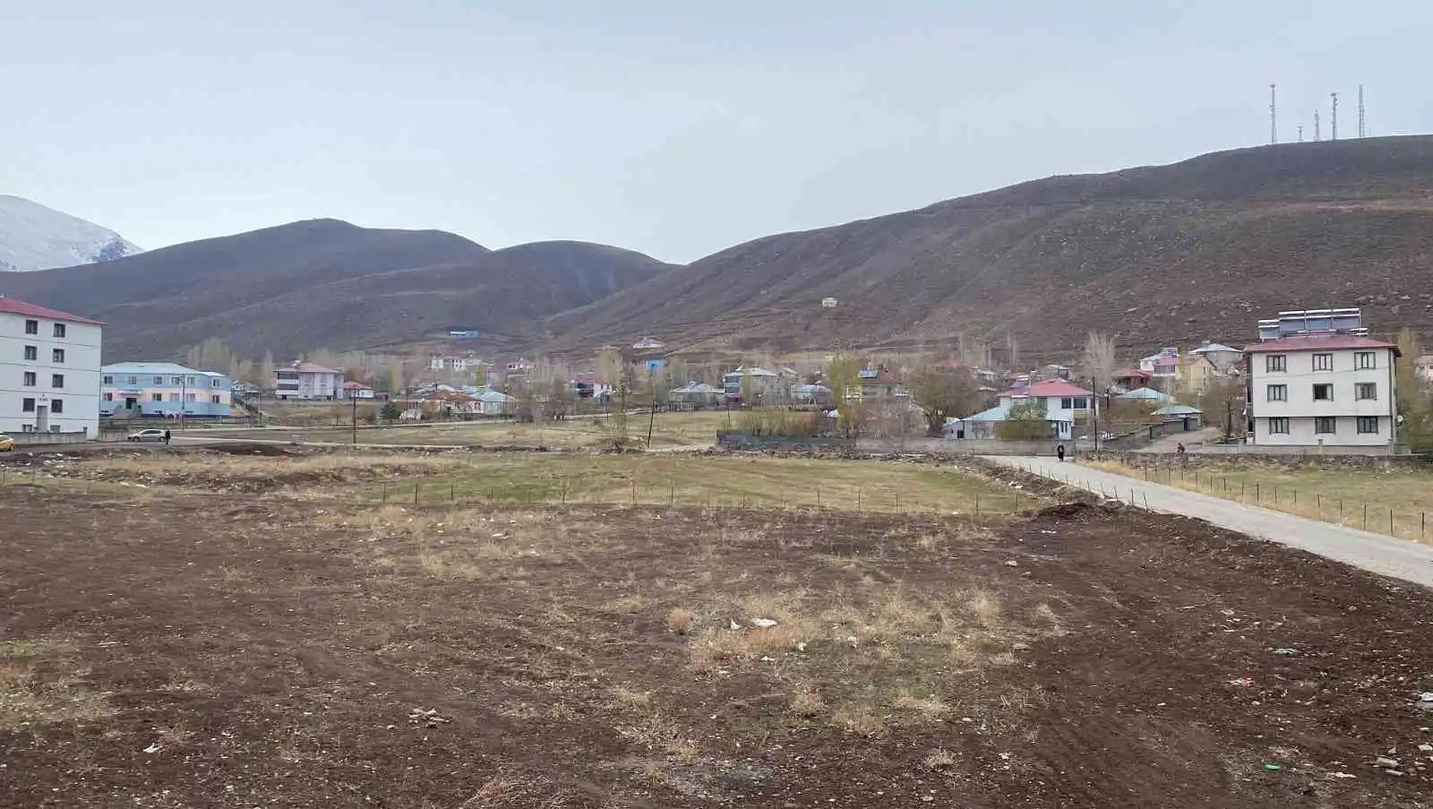 Karlıova’da 1 yıl arayla çekilen ’Kar’ görüntüsü tedirgin etti