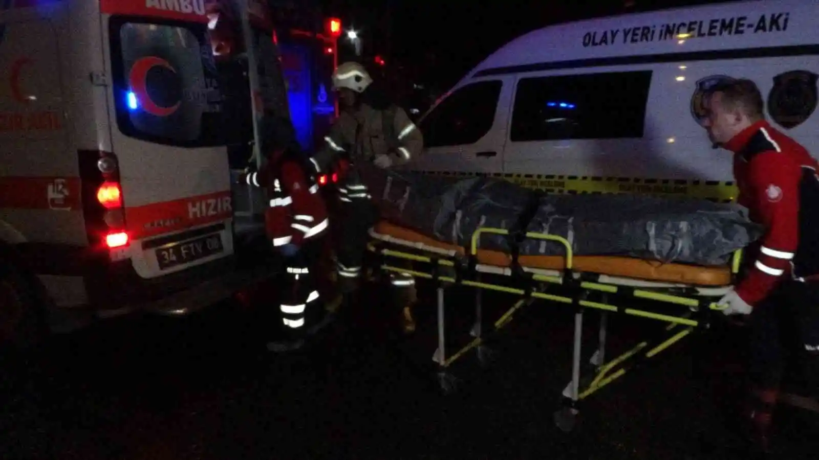 Kartal'da kamyonet servis minibüsüyle çarpıştı: 1 ölü, 2 yaralı