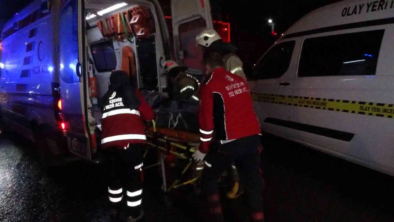 Kartal’da kamyonet servis minibüsüyle çarpıştı: 1 ölü, 2 yaralı