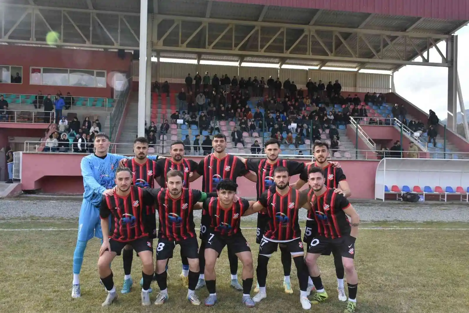 Kastamonu 1. Amatör Lig'de Tosyaspor, Seydilerspor'u farklı mağlup etti.
