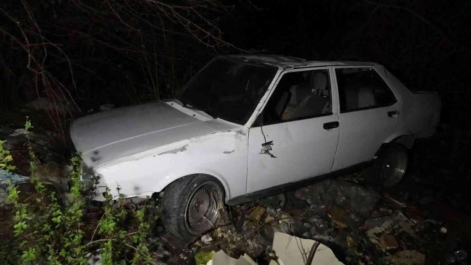 Kastamonu’da yoldan çıkan otomobil 40 metrelik uçuruma yuvarlandı: 2 yaralı
