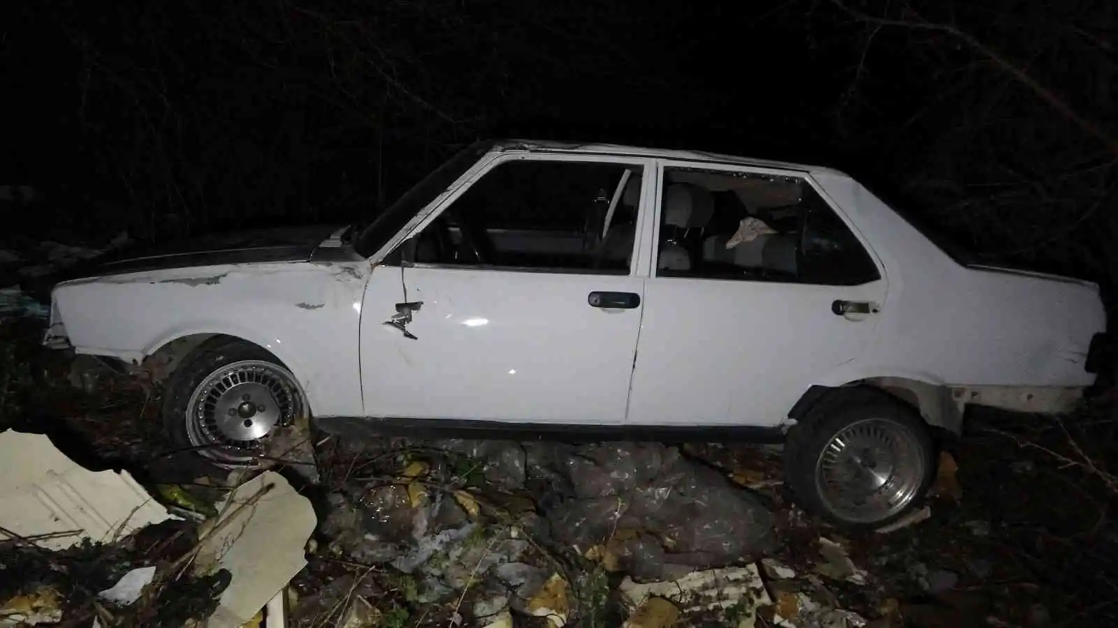 Kastamonu’da yoldan çıkan otomobil 40 metrelik uçuruma yuvarlandı: 2 yaralı