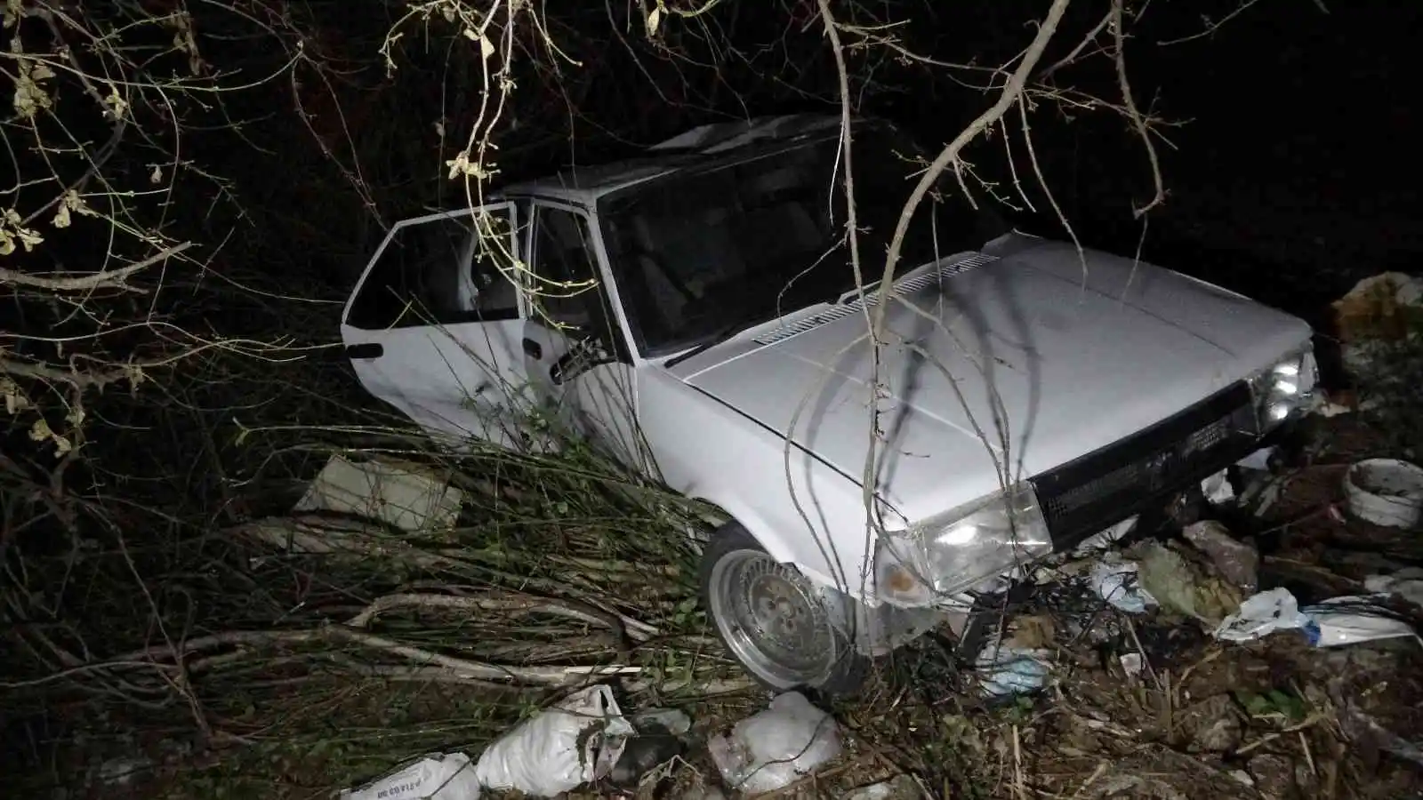 Kastamonu’da yoldan çıkan otomobil 40 metrelik uçuruma yuvarlandı: 2 yaralı