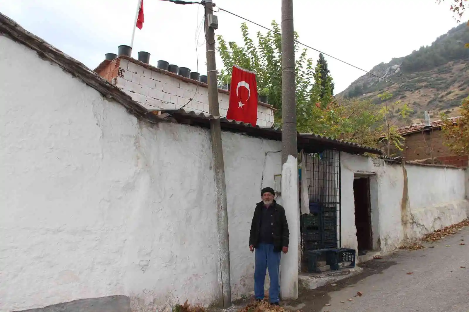 Kıbrıs Gazisinin içler acısı hali yürek burktu