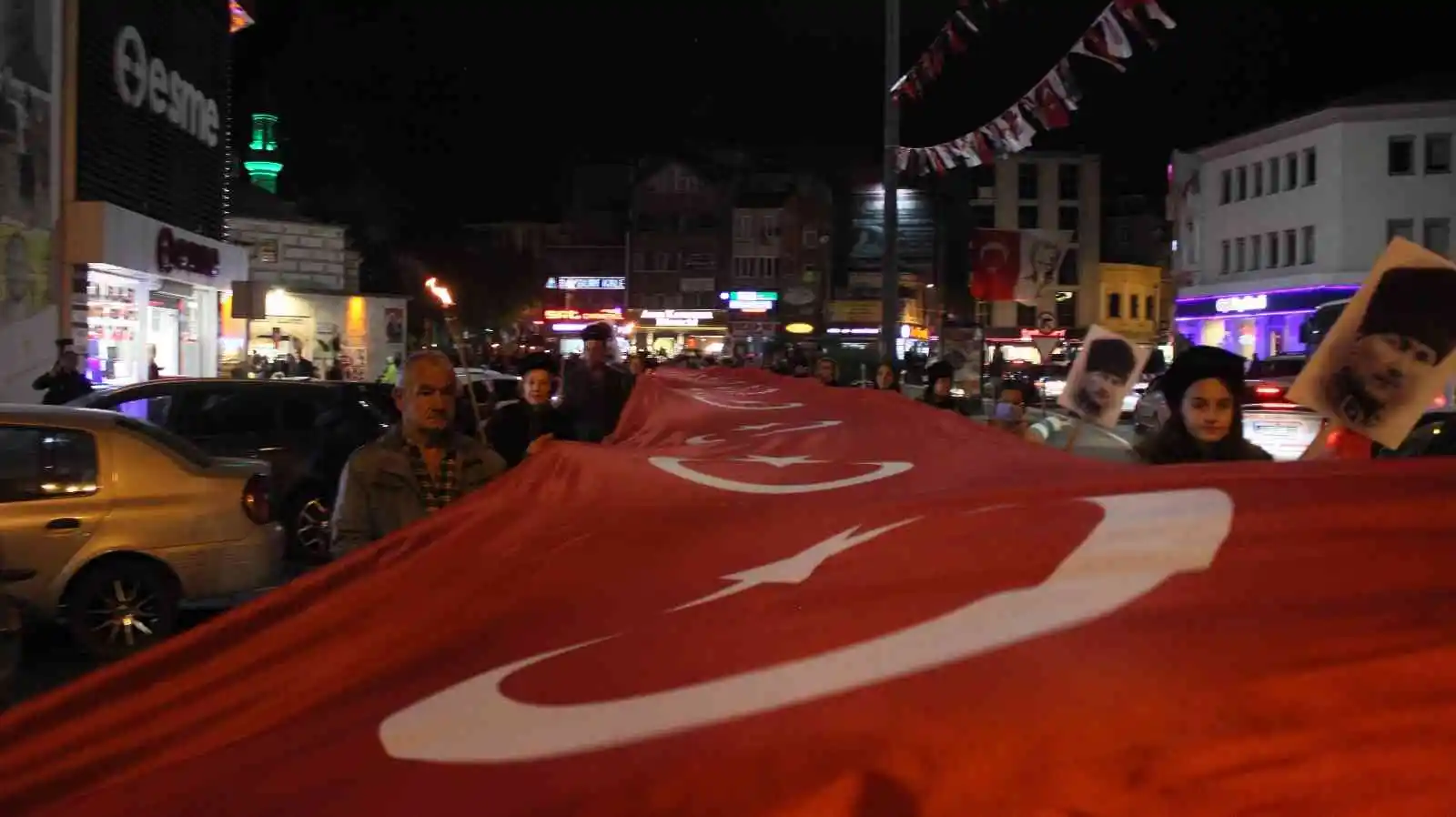 Kırklareli’nde ‘Türk Kırmızısı Ay Beyazı’ defilesi