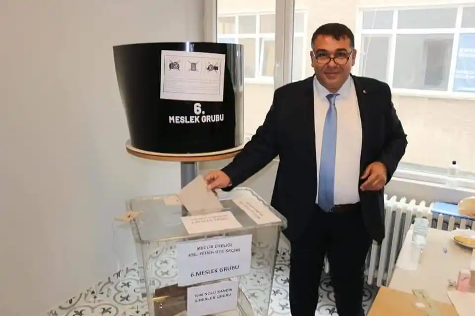 Kırşehir TSO'da mevcut başkan ve ekibi yeniden yönetimi aldı