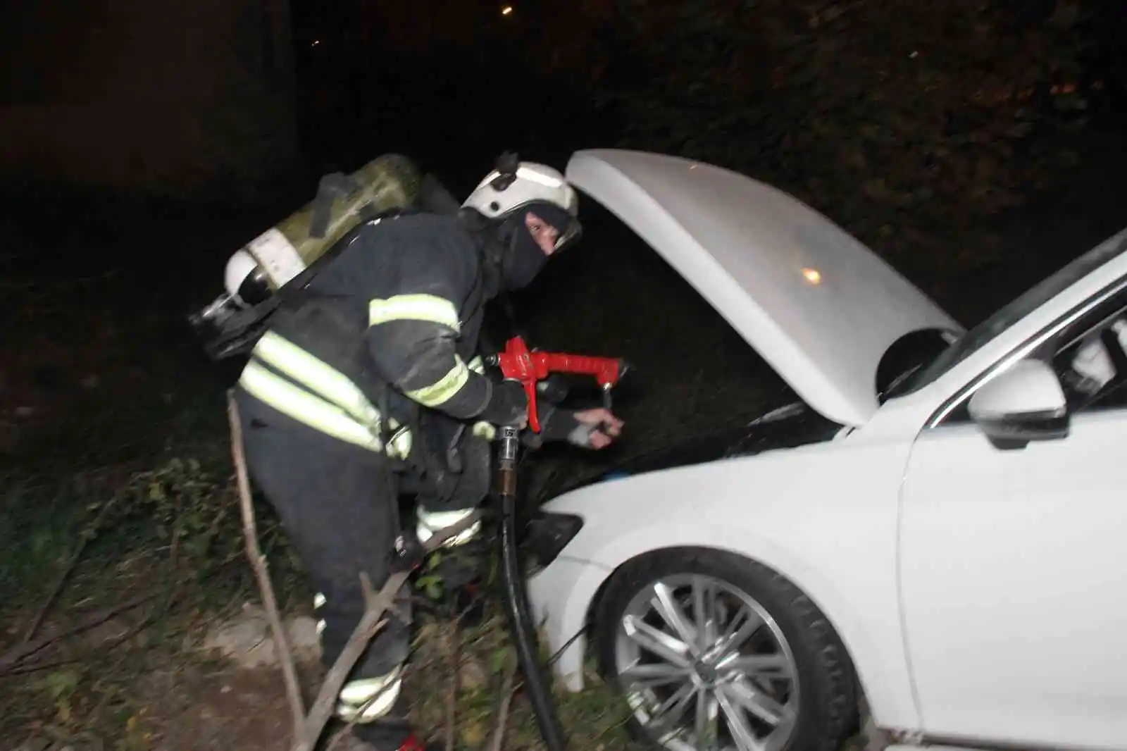 Kontrolden çıkan otomobil boş araziye daldı: 1 yaralı