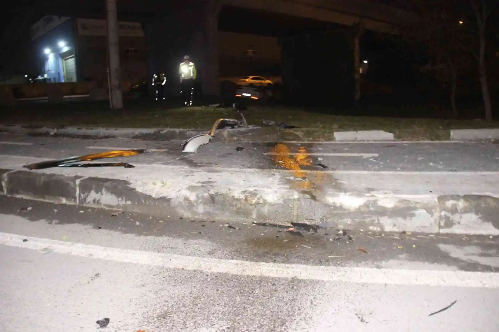 Kontrolden çıkan otomobil boş araziye daldı: 1 yaralı