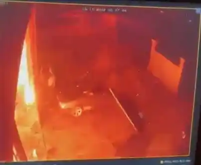 Konya'da patlayan LPG tankının iş yeri kapısını yerinden söktüğü anlar kameraya yansıdı