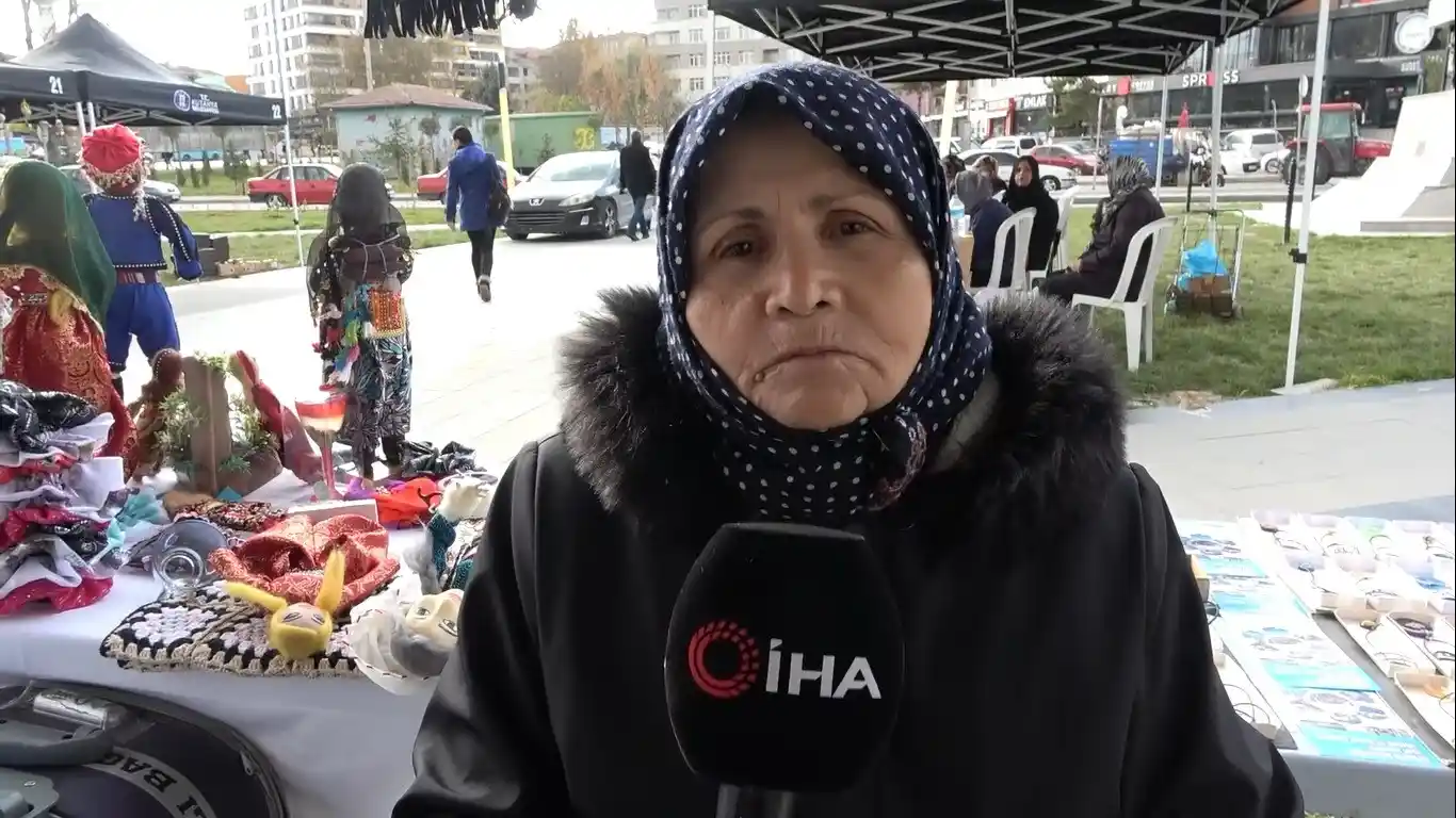 Kütahya’da üreten kadınlar stant açarak ürünlerini satışa sundu