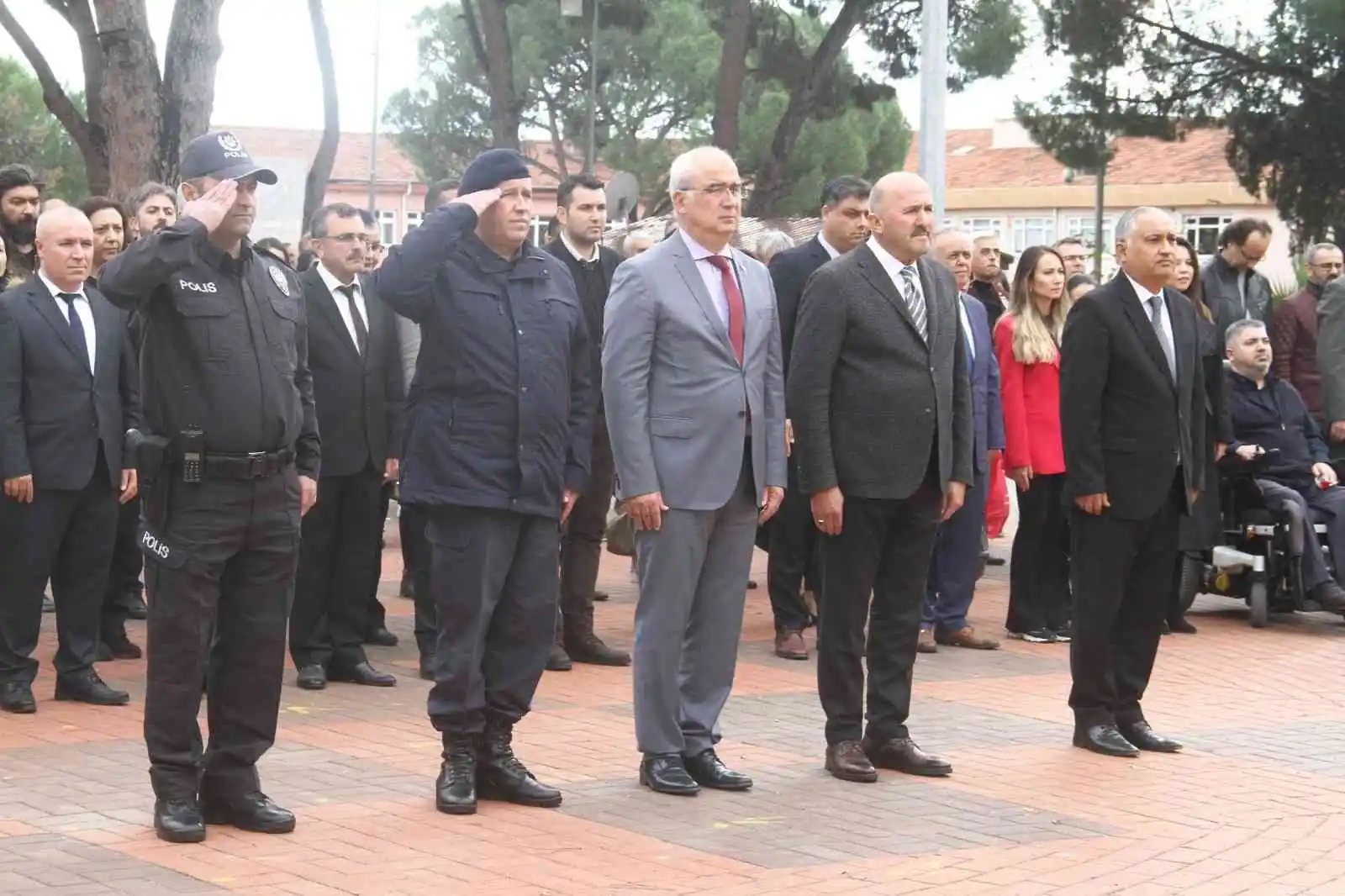 Kuyucak'ta Öğretmenler Günü düzenlenen tören ile kutlandı
