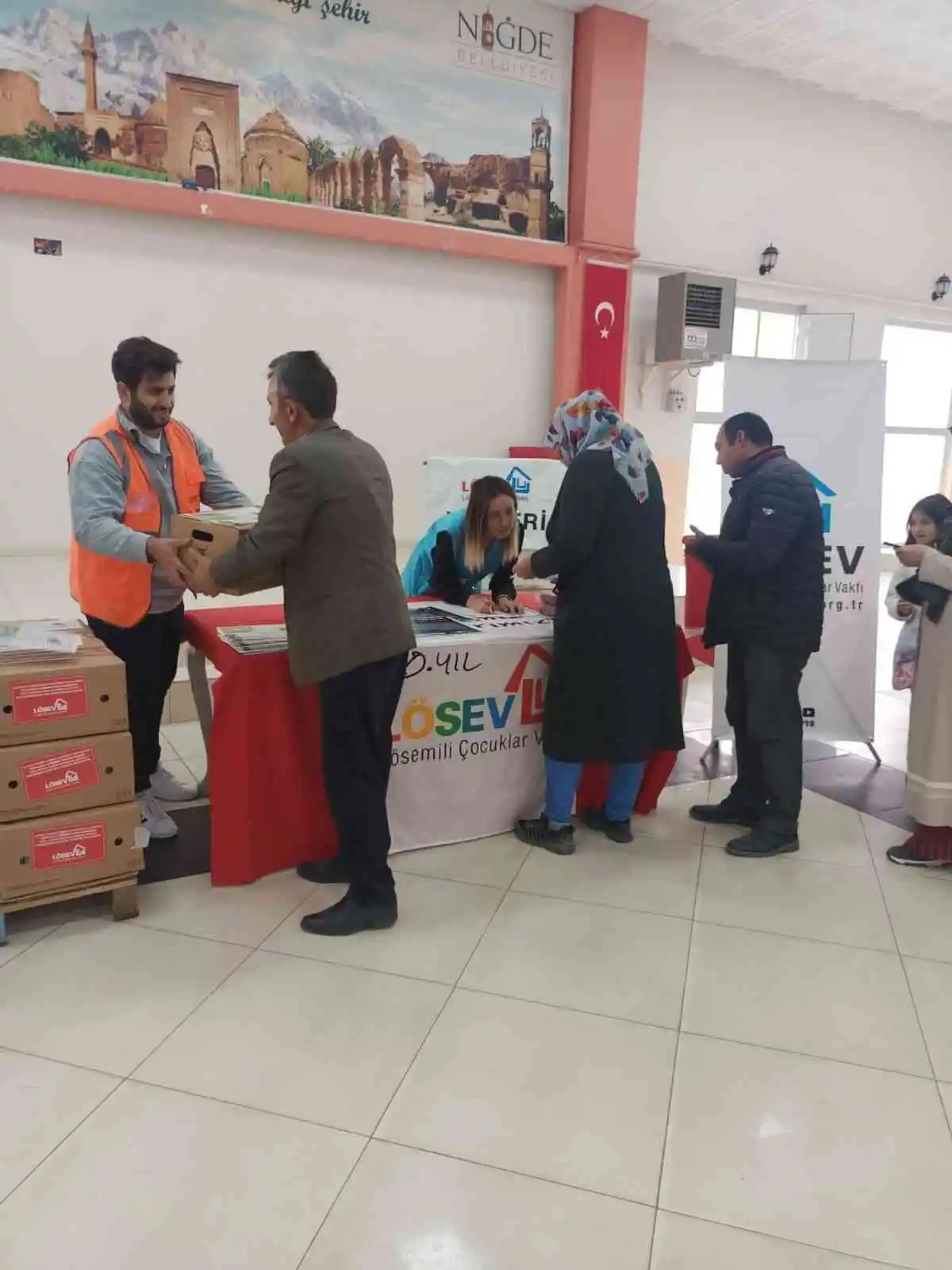 LÖSEV, Kanser İl Mücadele Eden Ailelere Et Yardımı Yapacak